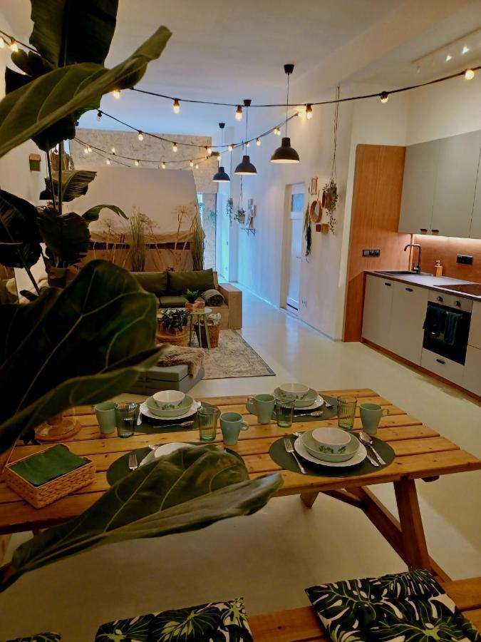 75m2 Indoor Glamping Scheveningen Apartment